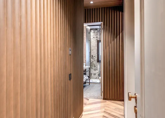 Otel The Steps - By Eitch Collection