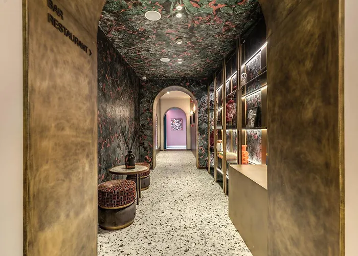 The Steps - By Eitch Collection Roma