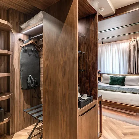 Hotel The Steps - By Eitch Collection