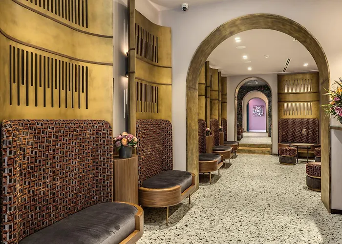 Hotel The Steps - By Eitch Collection